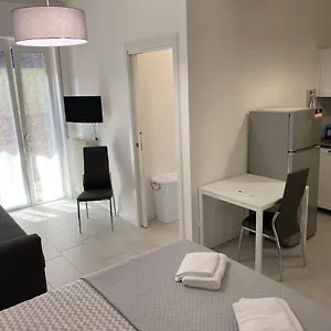 Apartament Stadio 1 - Appartamenti Monolocali Con Bagno Privato Verona, Werona